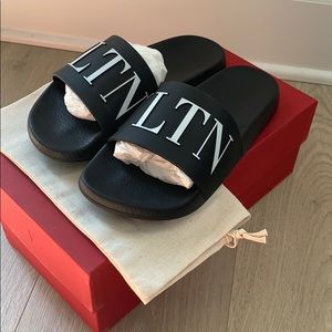 Valentino Slides